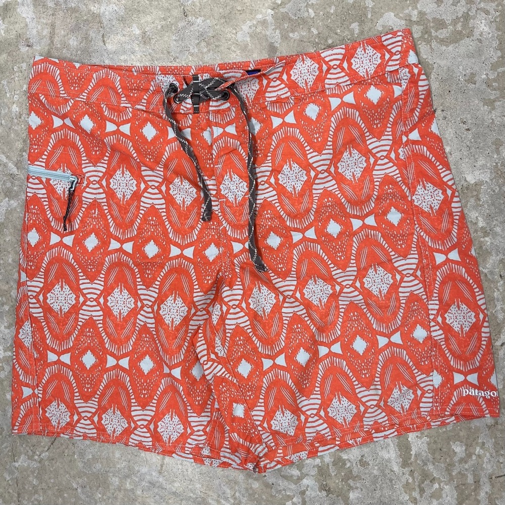 Patagonia Wavefarer Board Shorts Mens 33‎ Orange Swim Trunks Hawaiian Geometric